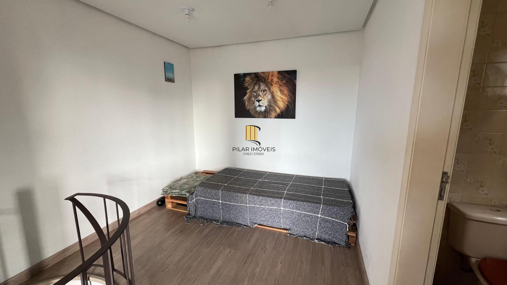 Cobertura no bairro Menino Deus com 01 dormitório sendo suíte