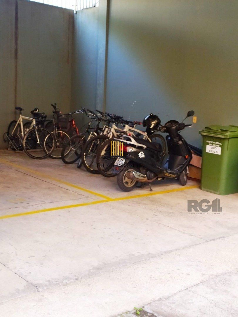 Apartamento para Venda com 1 dormitório e 1 vaga no bairro Cristal