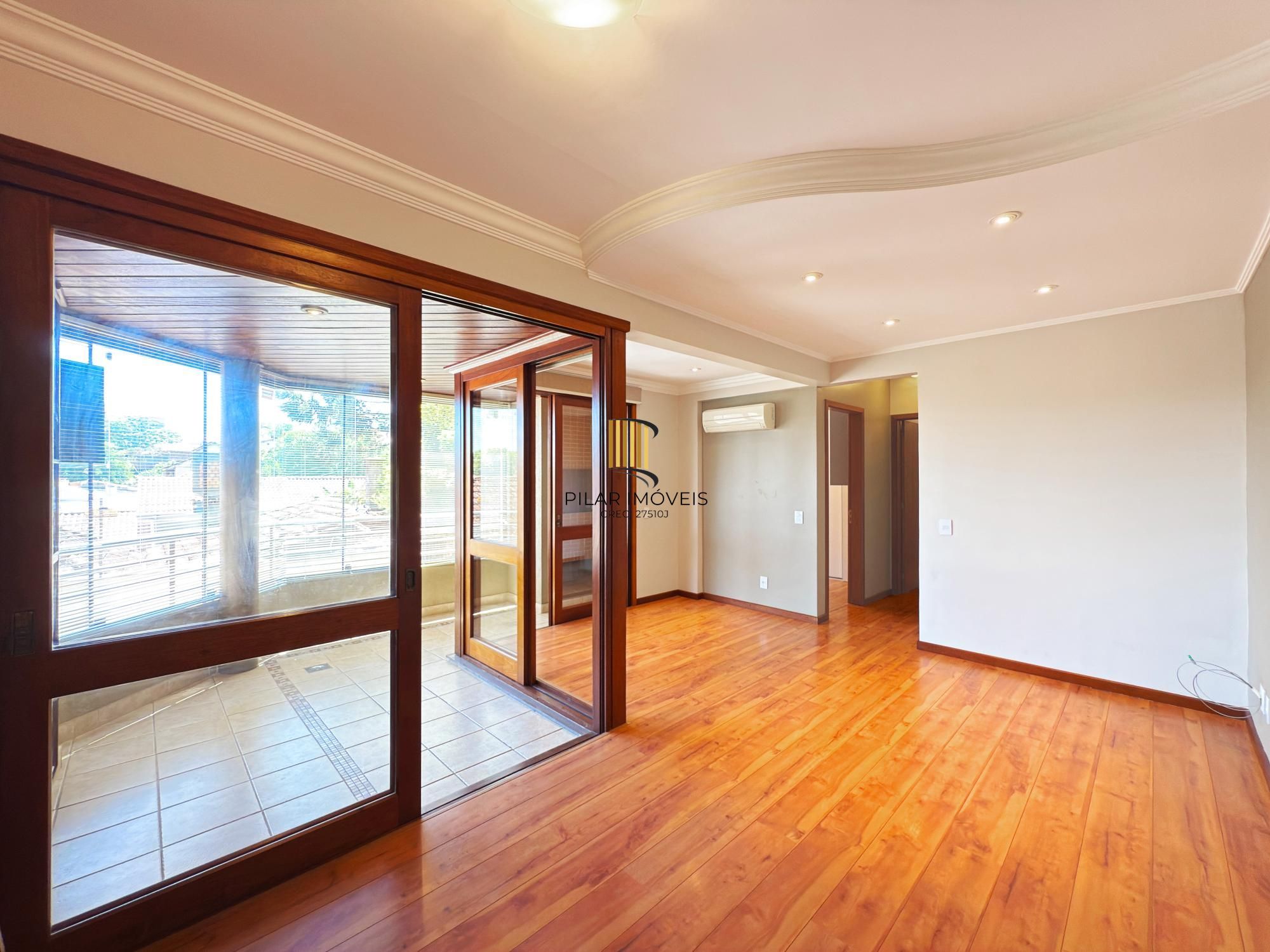 Apartamento desocupado, 2 quartos (1 suite), 2 vagas - Bairro Tristeza