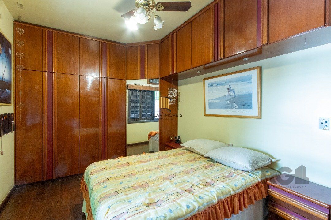 Casa para Venda - 500m², 4 dormitórios, sendo 1 suites, 4 vagas - Coronel Aparício Borges
