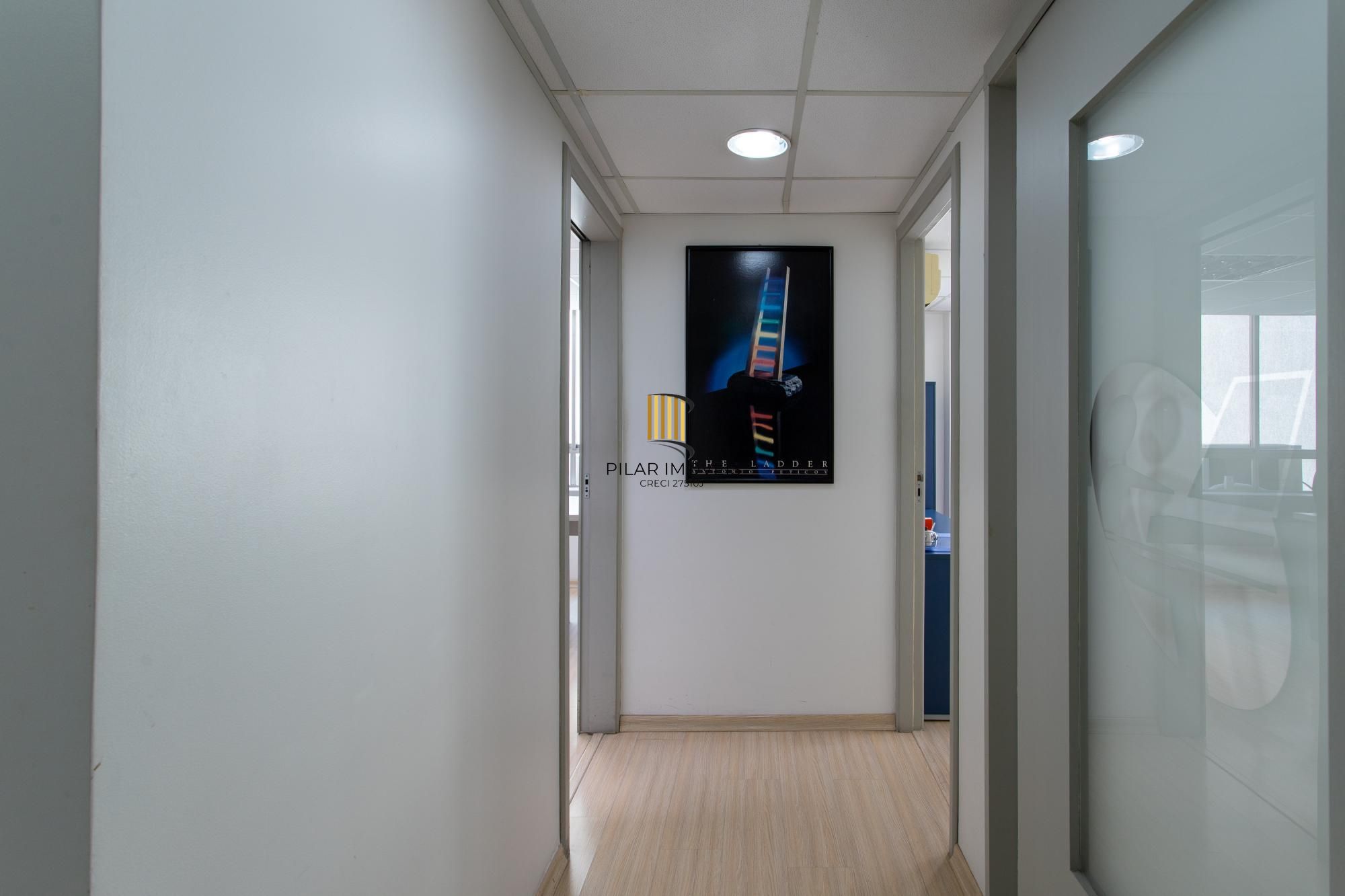 Andar inteiro mobiliado com 215 m² para até 60 pessoas