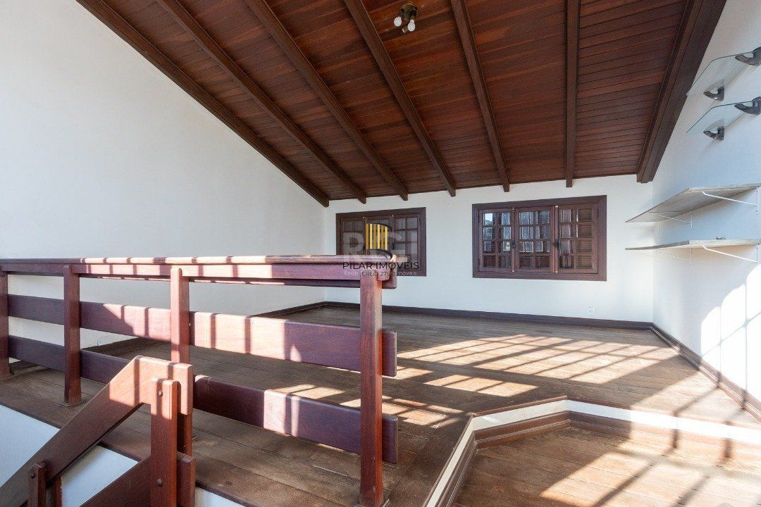 Casa para Venda - 280m², 3 dormitórios, sendo 1 suites, 2 vagas - Espirito Santo