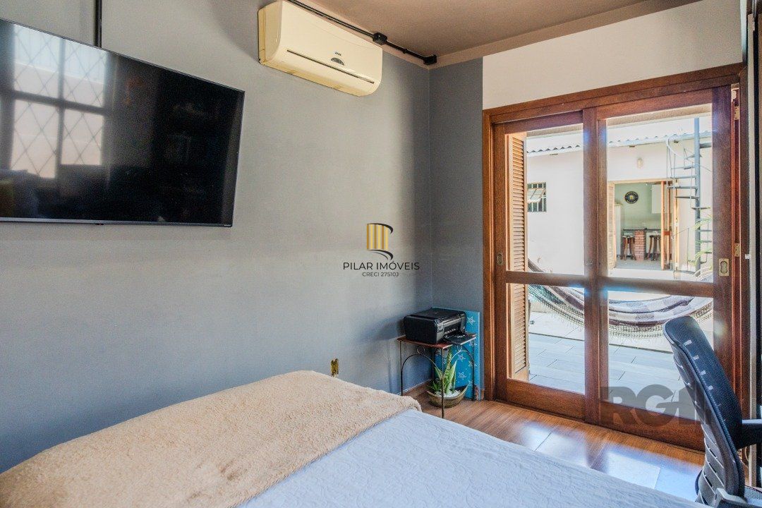 Casa 3 dormitórios I Suíte Master I vaga p/5 carros I Bairro Cavalhada