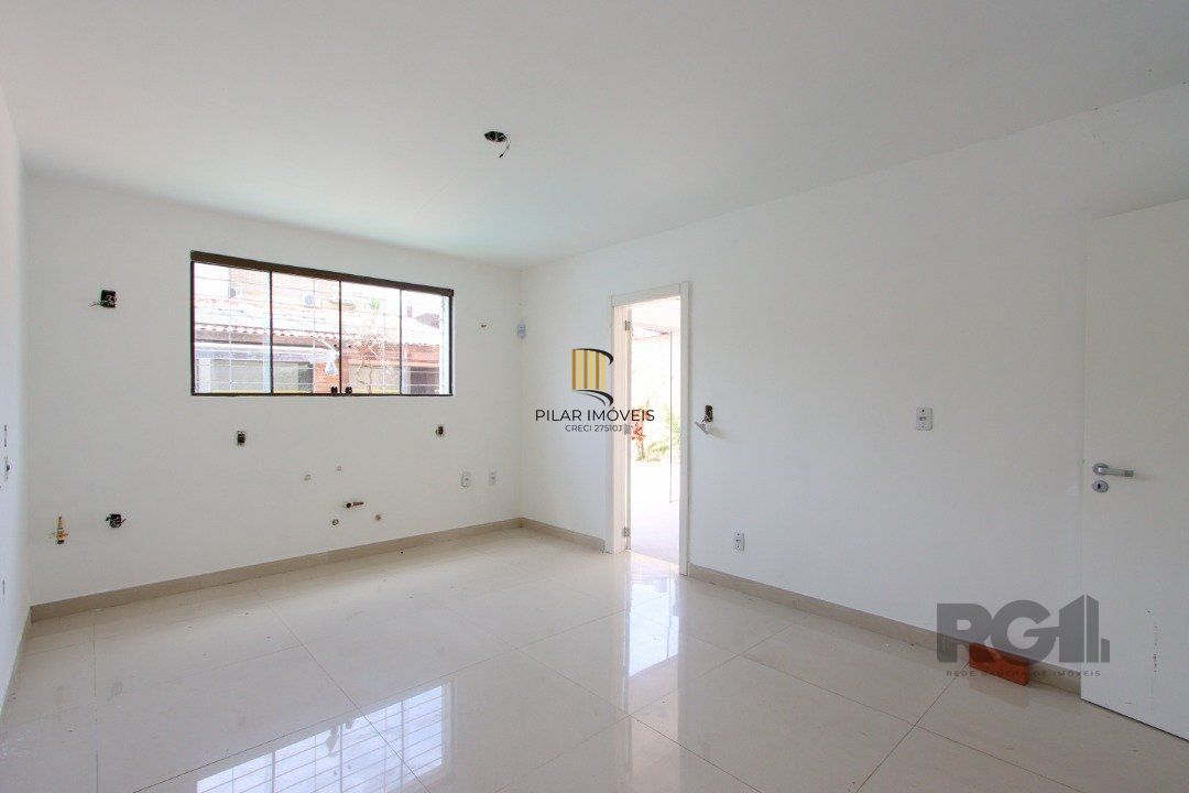 Casa com 4 quartos, com 347,57 m 2 privativos