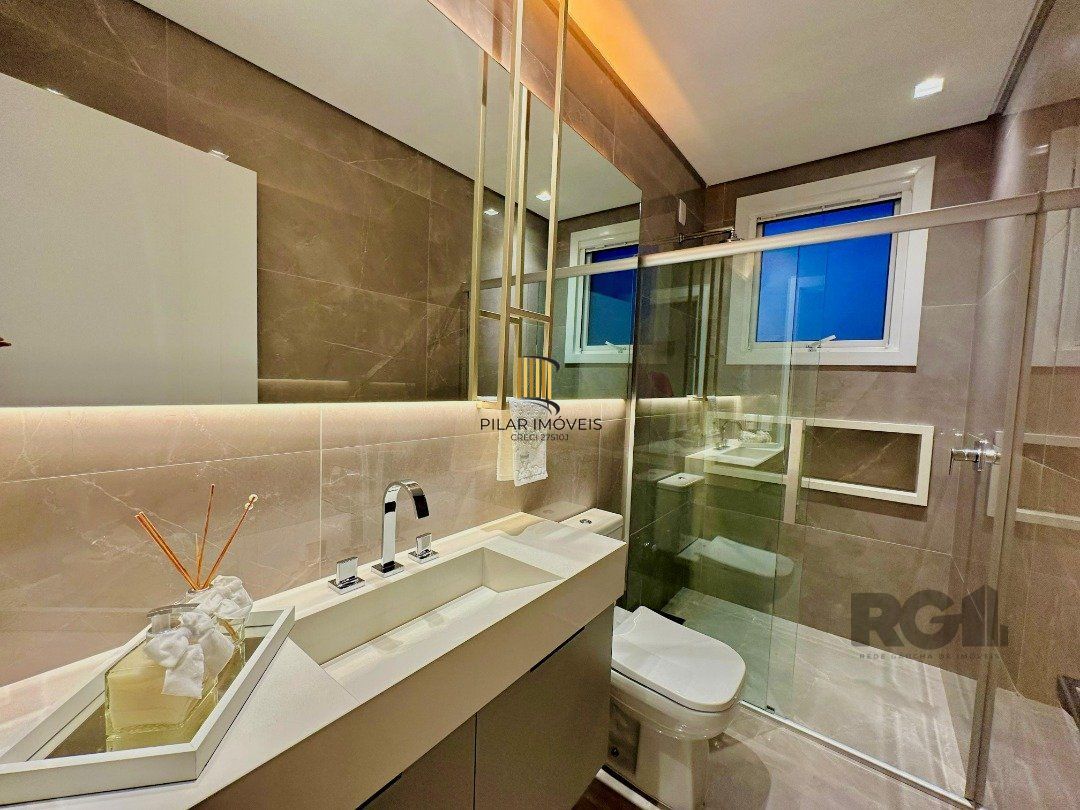 Sobrado Beira Lago com piscina e Deck com 457m² e 5 suítes no Condomínio Sense em Xangri-lá