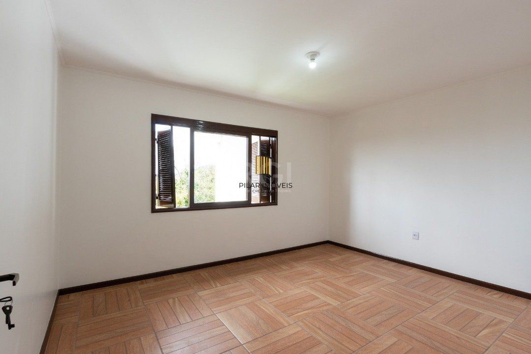 Casa para Venda - 454.7m², 5 dormitórios, sendo 1 suites, 8 vagas - Teresópolis
