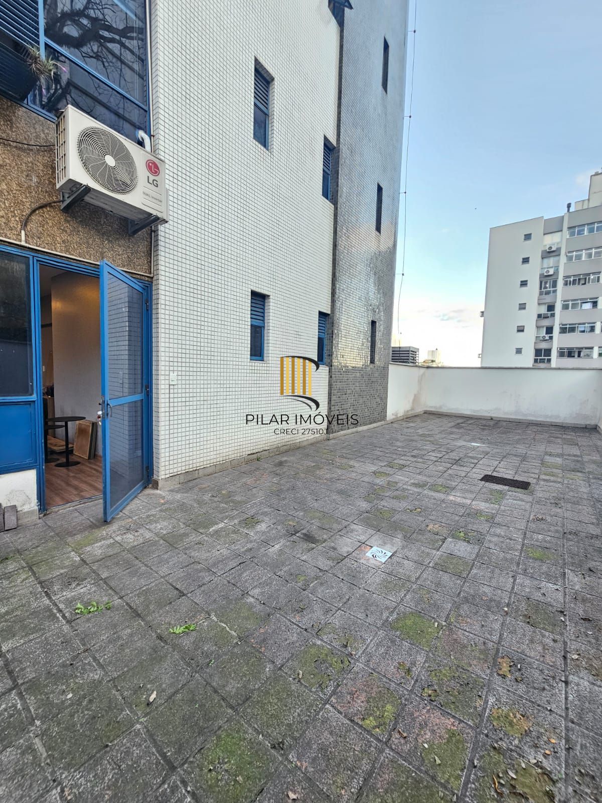 Conjunto comercial na Mostardeiro