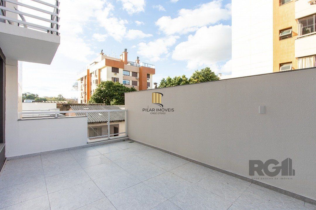 Cobertura para Venda - 214.34m², 3 dormitórios, sendo 3 suites, 2 vagas - Tristeza