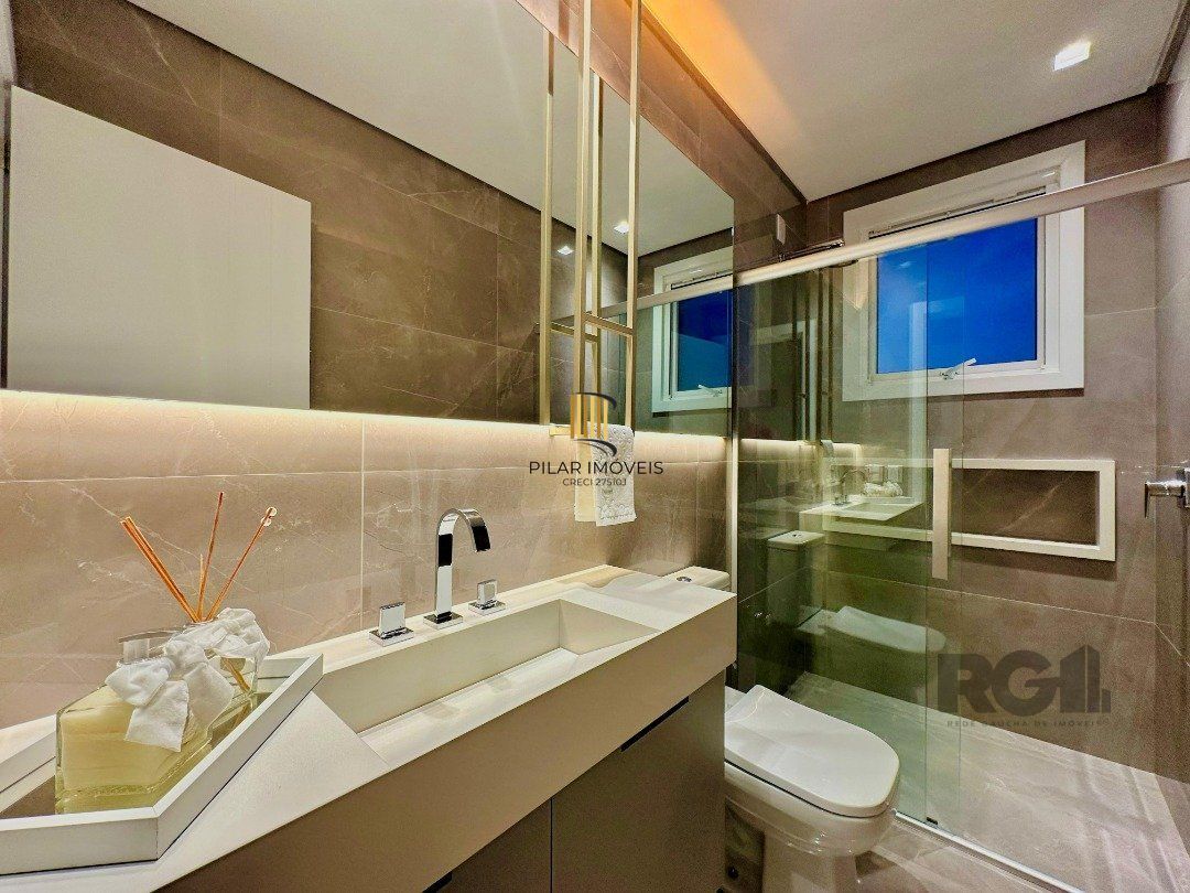 Sobrado Beira Lago com piscina e Deck com 457m² e 5 suítes no Condomínio Sense em Xangri-lá