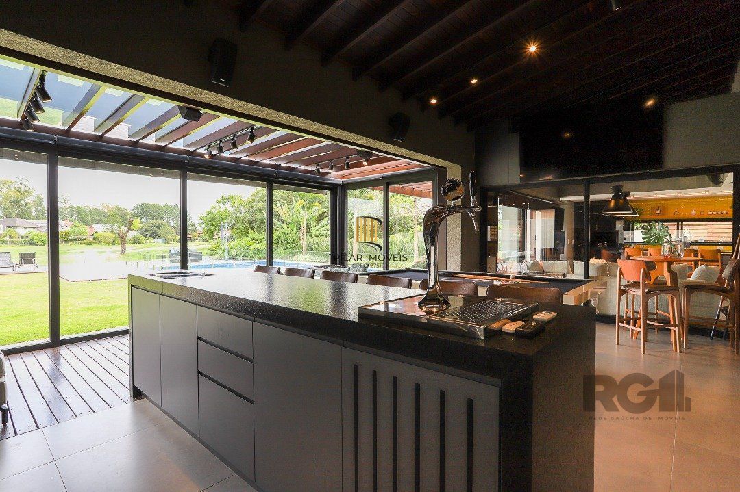 Casa de Condomínio 4 dormitórios no bairro Belém Novo