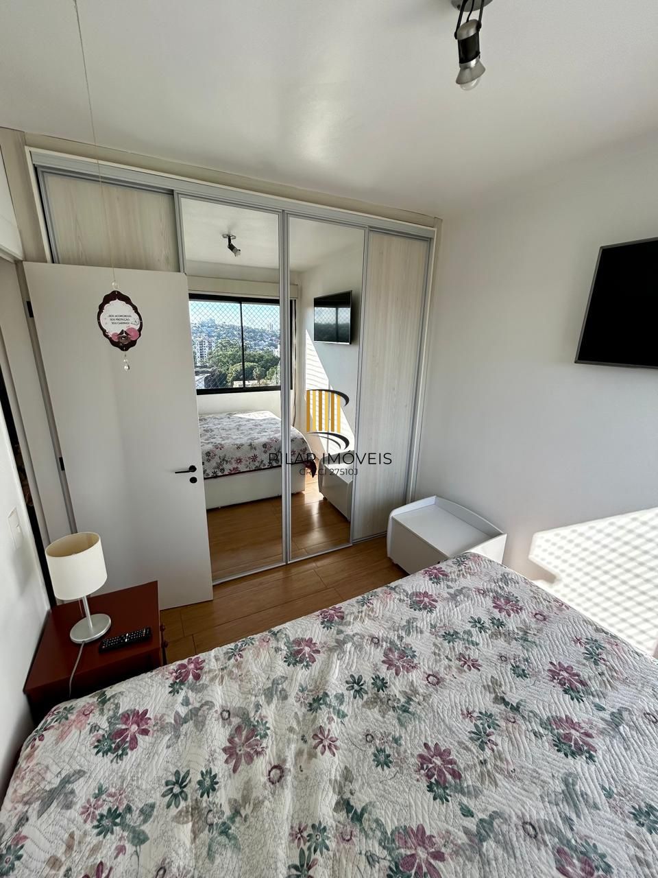 Belo apartamento, 2 quartos, elevador - Bairro Glória