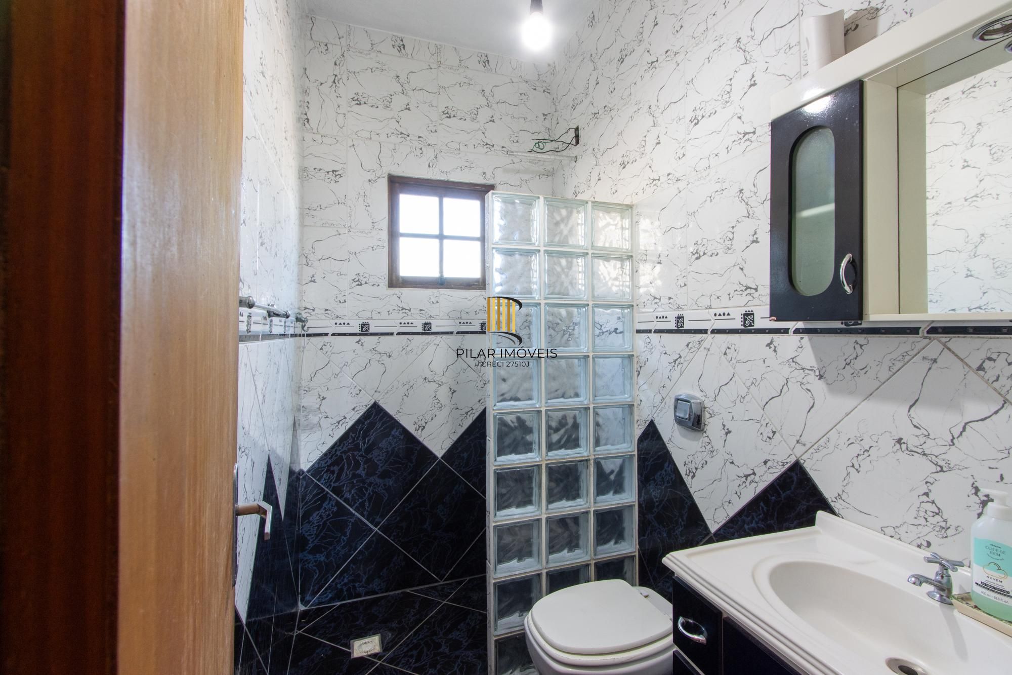 Casa 3 dormitórios no bairro Espírito Santo