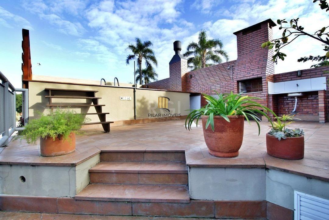 Casa para Venda - 273m², 4 dormitórios, sendo 1 suites, 5 vagas - Tristeza
