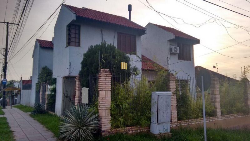 Casa para Venda - 255.68m², 4 dormitórios, sendo 1 suites, 2 vagas - Tristeza - Pilar Imóveis