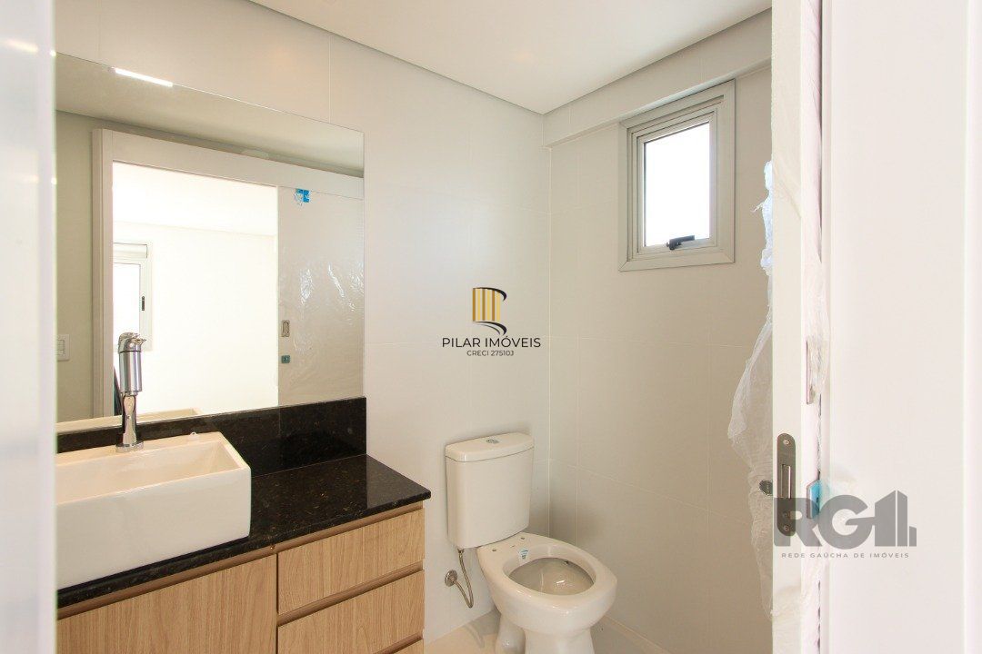 Apartamento em Porto Alegre no Bairro Petrópolis, de 2 quartos, semi mobiliado.