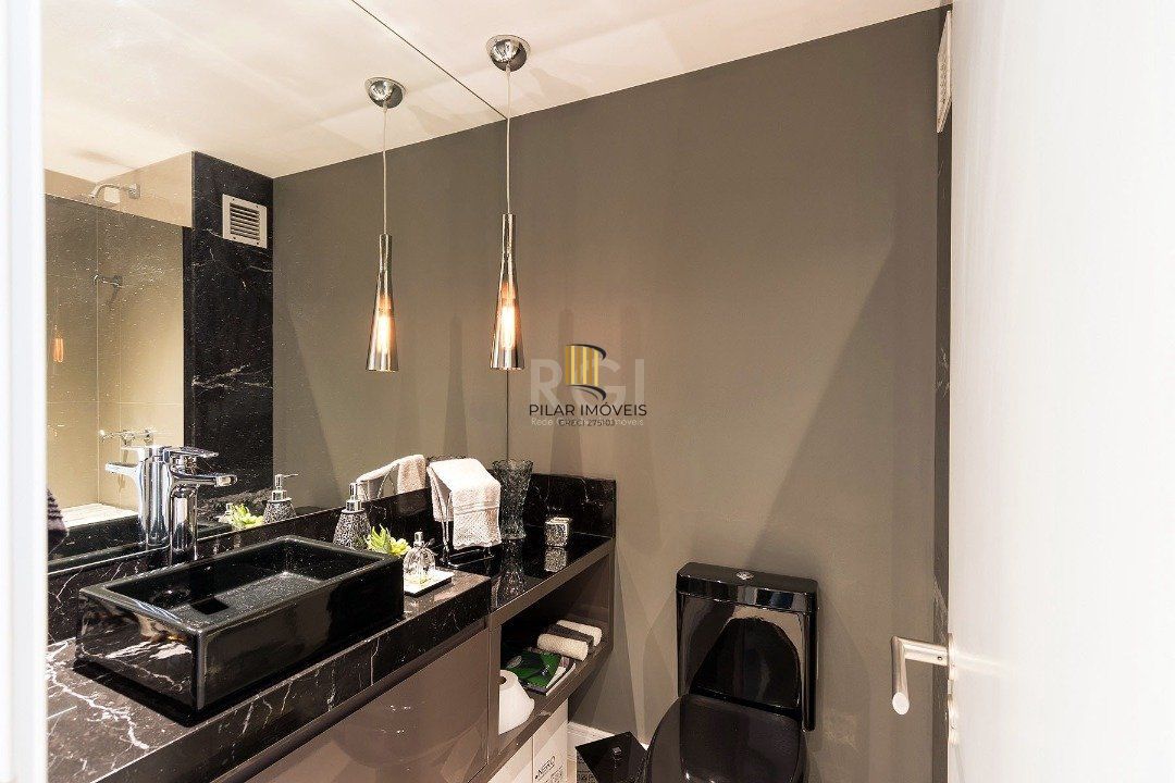 Apartamento | 2 Dormitórios | 1 Suíte | 1 Vaga | Bairro Cristal | Porteira Fechada