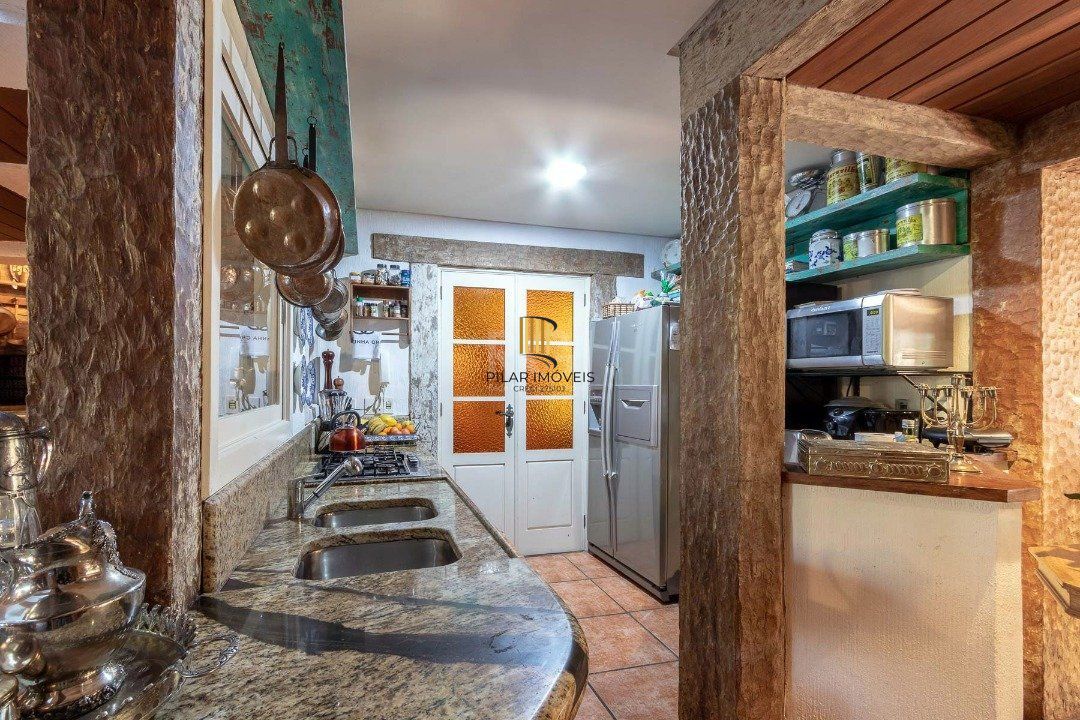 Casa para Venda - 418m², 4 dormitórios, sendo 1 suites, 2 vagas - Jardim Isabel