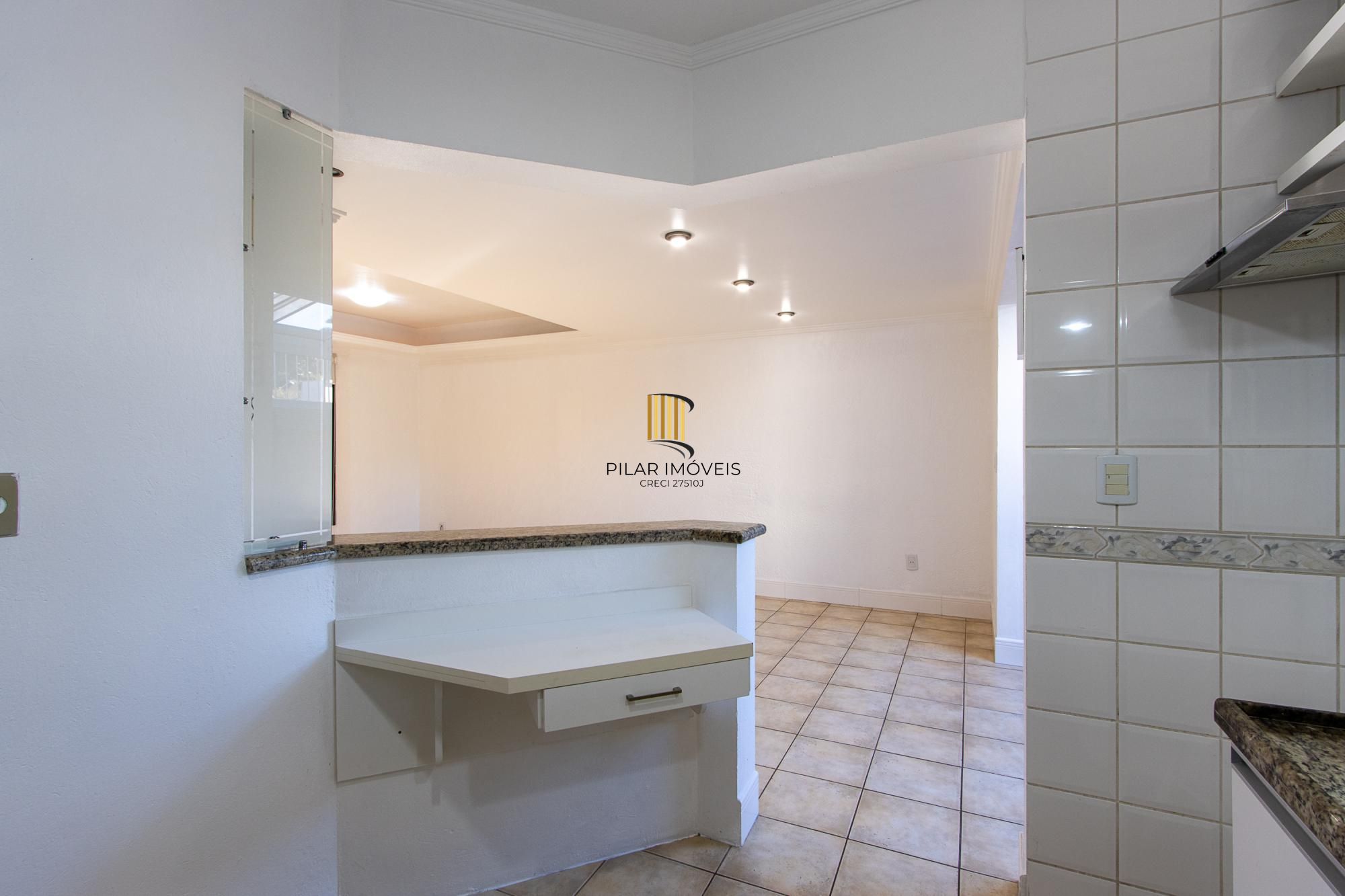Casa em condomínio, com 3 dormitórios,