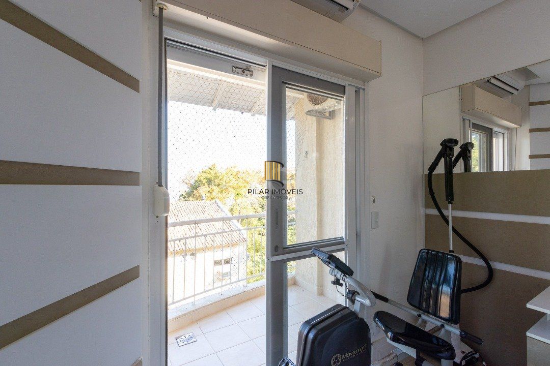 Casa Condominio para Venda - 245.29m², 3 dormitórios, sendo 1 suites, 2 vagas - Pedra Redonda