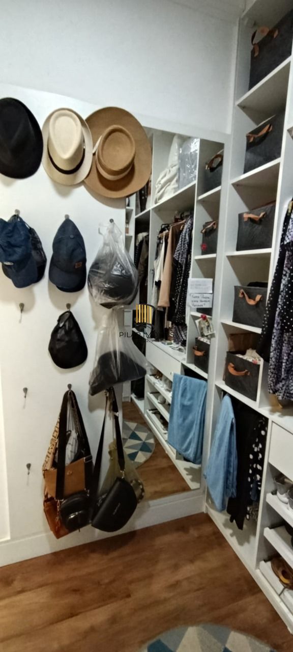 Excelente casa de alvenaria, 4 dormitórios, 2 suítes e 2 vagas de garagem.