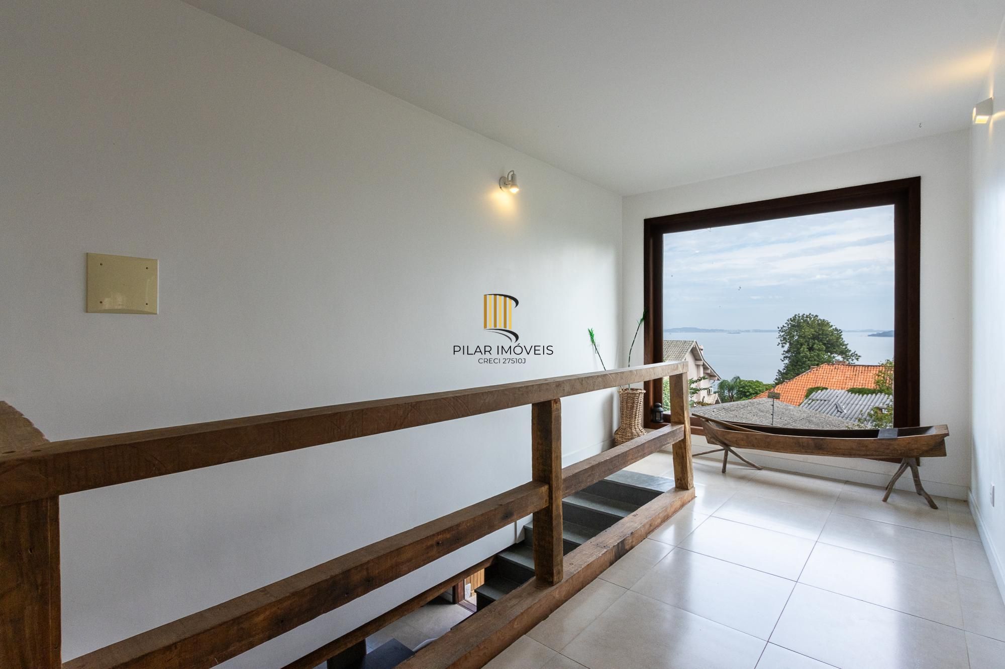 Casa com 6 quartos à venda  bairro Espírito Santo, Porto Alegre.