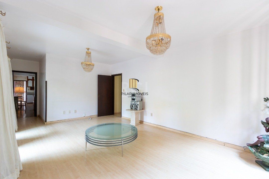 Casa para Venda - 500m², 4 dormitórios, sendo 1 suites, 4 vagas - Vila Conceição