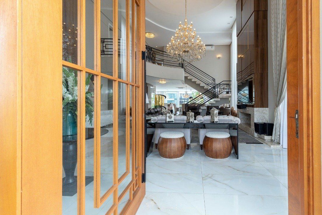Casa Condominio para Venda - 519m², 4 dormitórios, sendo 4 suites, 2 vagas - Sans Souci