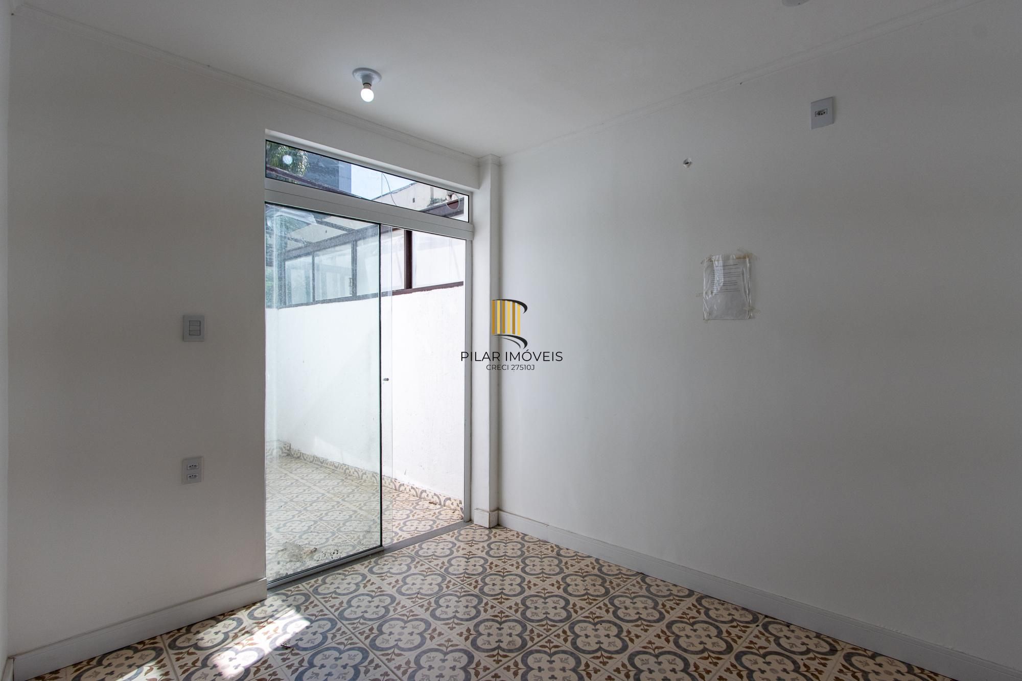 Apartamento à venda no bairro Moinhos de Vento, em Porto Alegre – RS. Com área privativa de 100.73m².