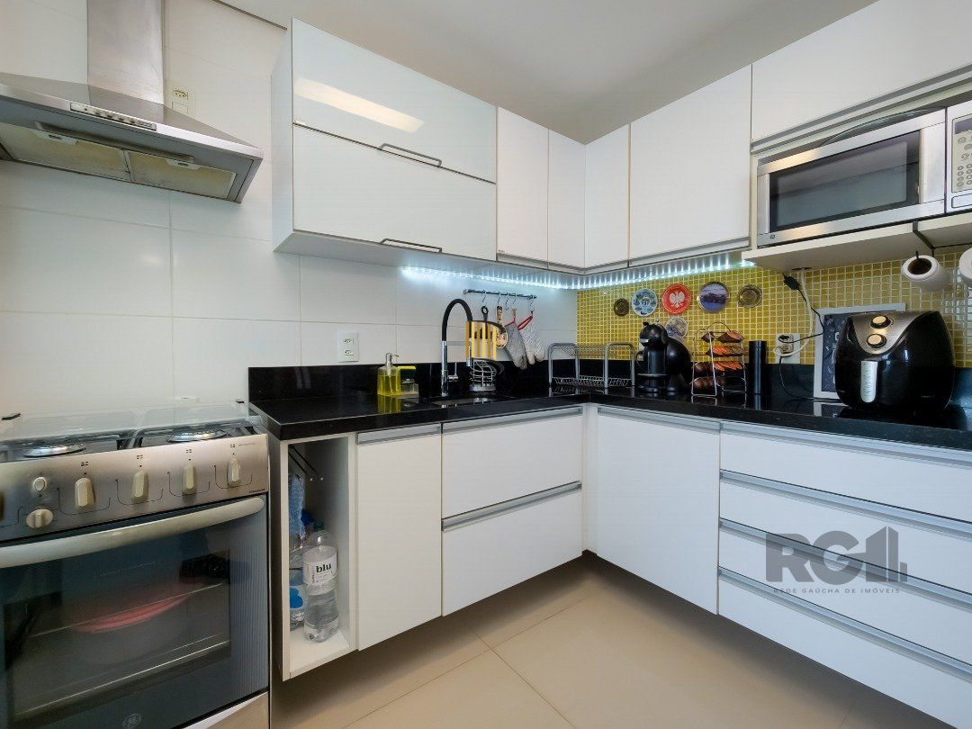 Apartamento com 3 quartos, suite, 3 vagas, condomínio com infra - Bairro Tristeza