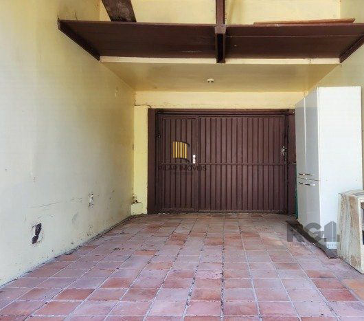casa à venda no bairro Menino Deus em Porto Alegre. Com 160m² de área privativa