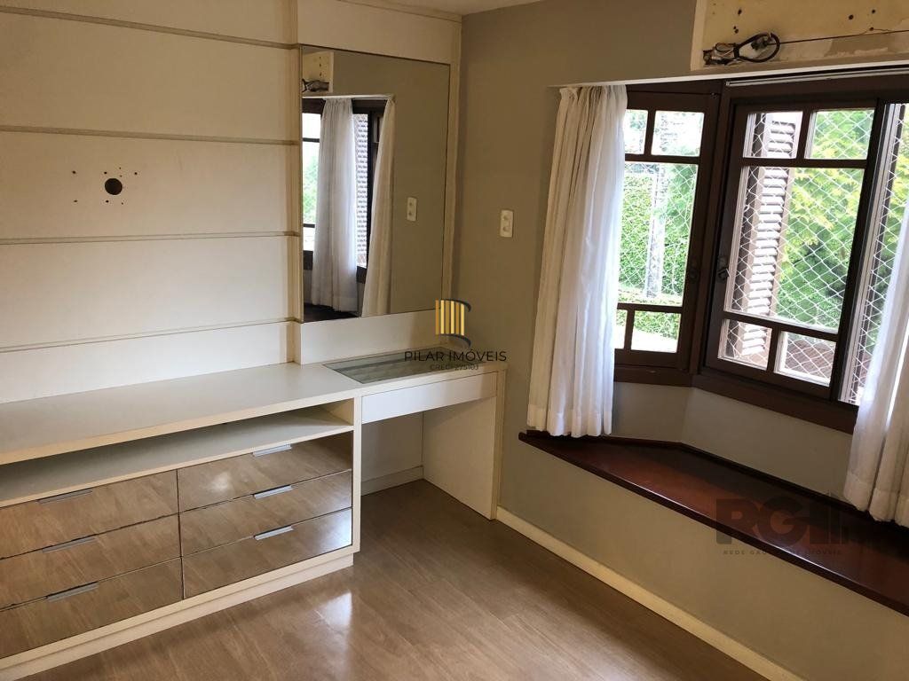 Casa de Condomínio 4 dormitórios no bairro Vila Assunção