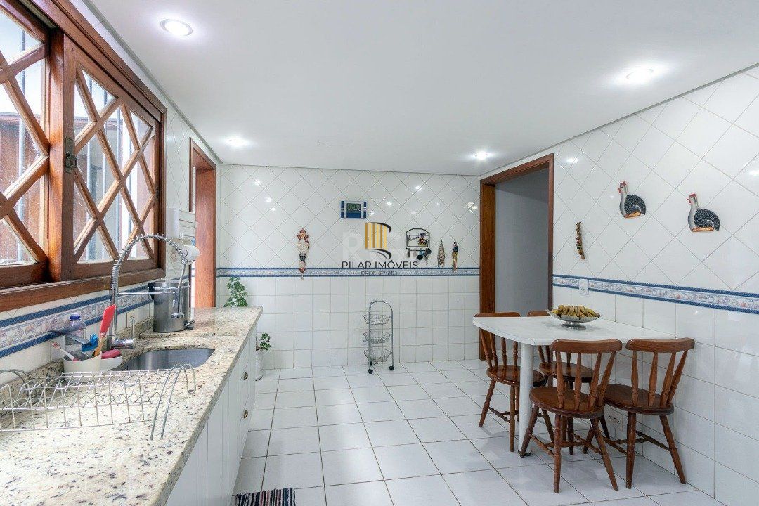 Casa para Venda - 451.63m², 5 dormitórios, sendo 1 suites, 4 vagas - Cristal