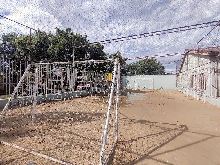 Apartamento de 2 dormitórios, 1 vaga, no bairro Camaqua.