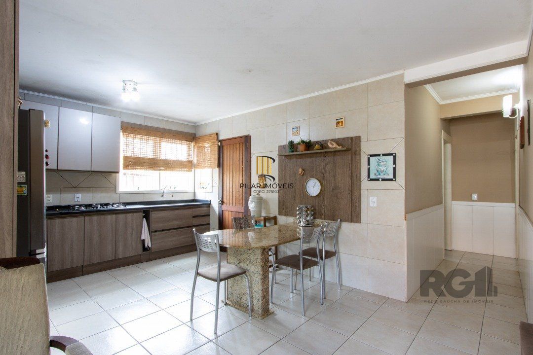 Casa 6 dormitórios no bairro Tristeza