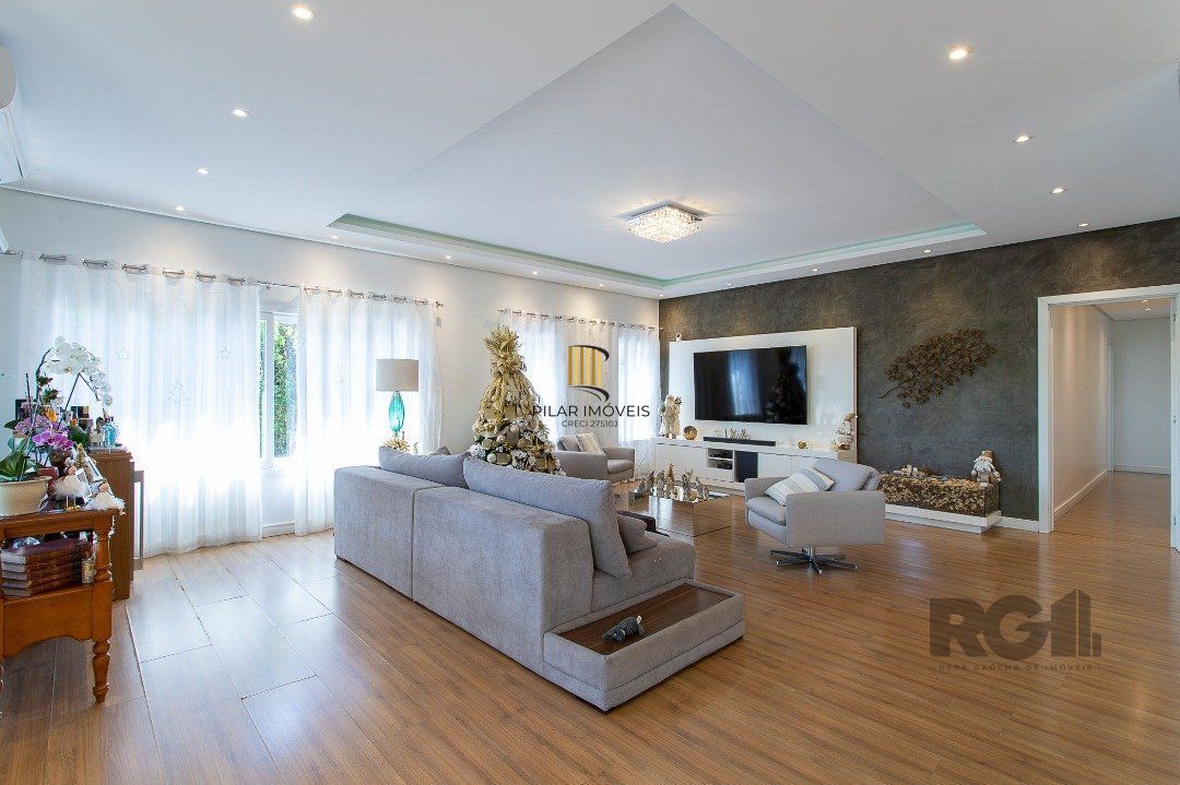 Apartamento com uma cobertura horizontal com 329,10 m² privativos com suíte