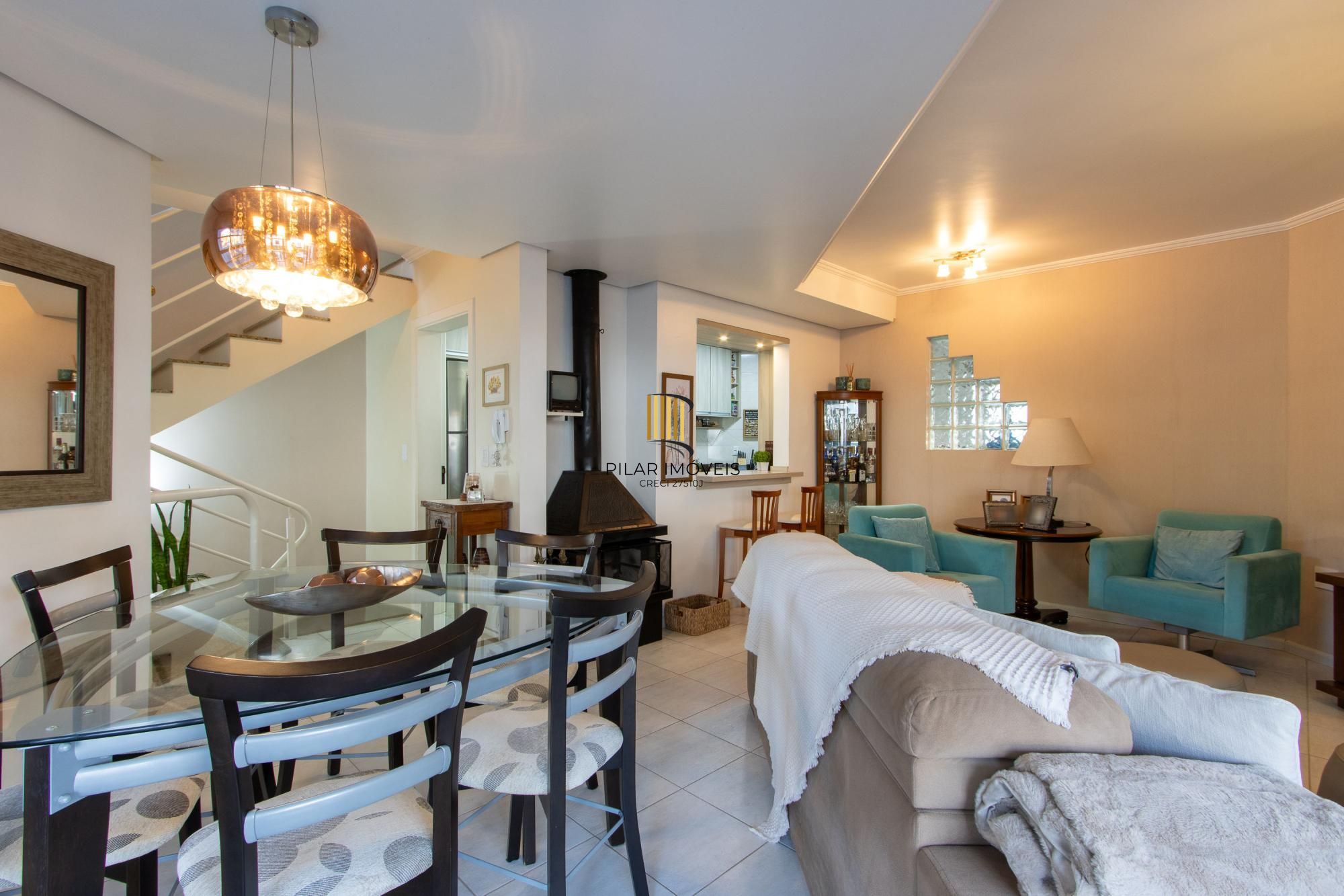Oportunidade - Casa  Confortável de 3 Dormitórios na Zona Sul de Porto Alegre.