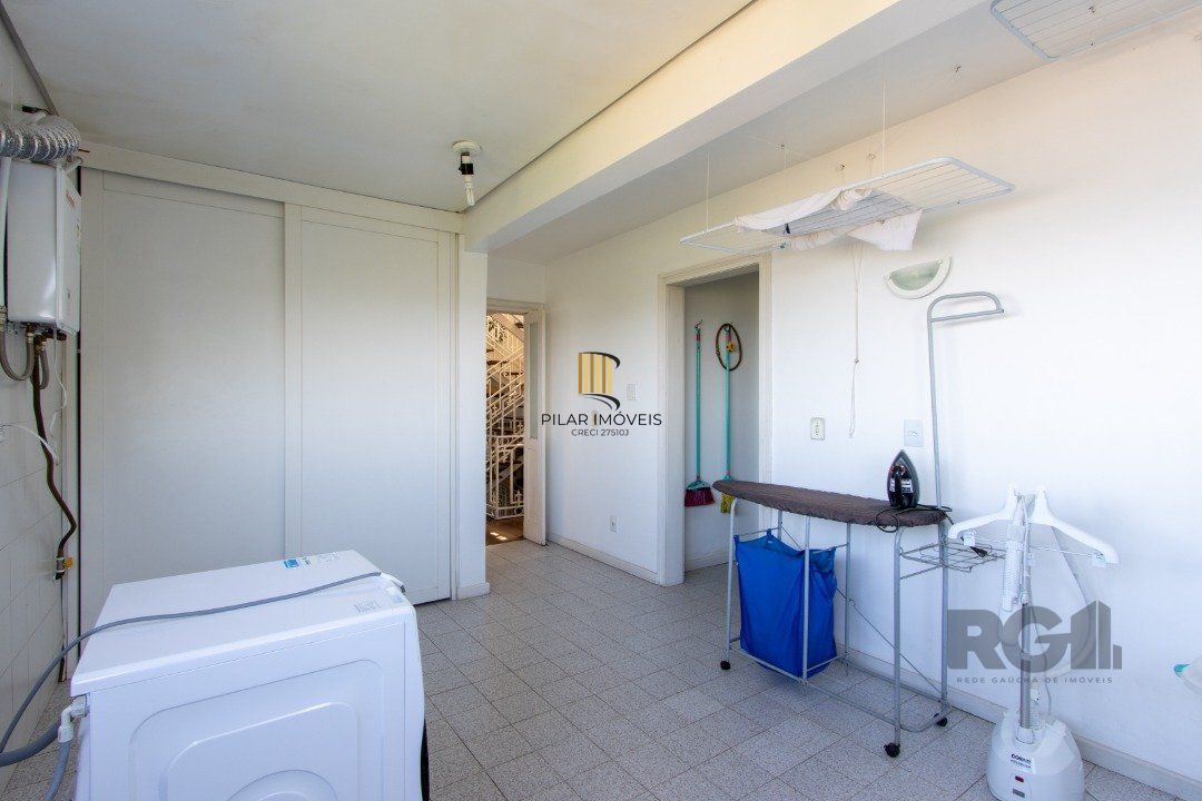 Casa deslumbrante vista do Guaiba, 3 dormitórios, sendo 1 suite master com closet e banheira de hidro com vista para o rio