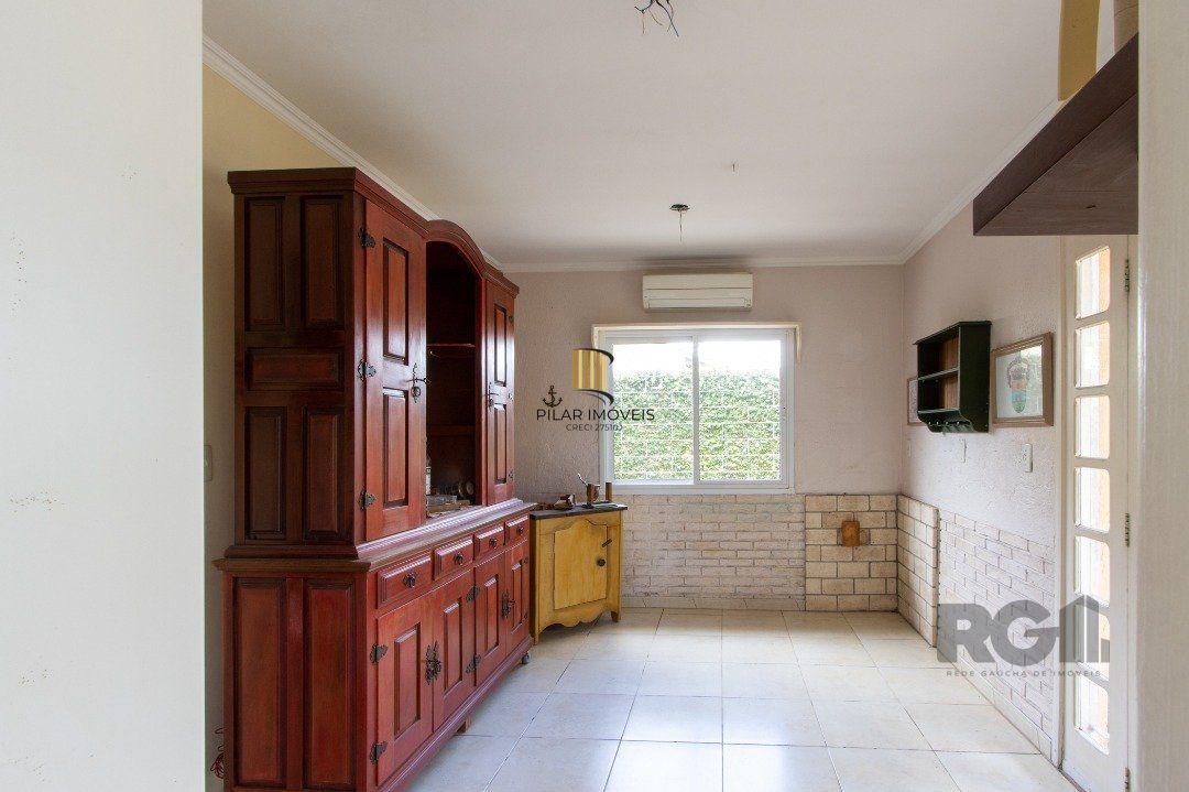 Casa para Venda - 239m², 5 dormitórios, sendo 1 suites, 2 vagas - Hipica