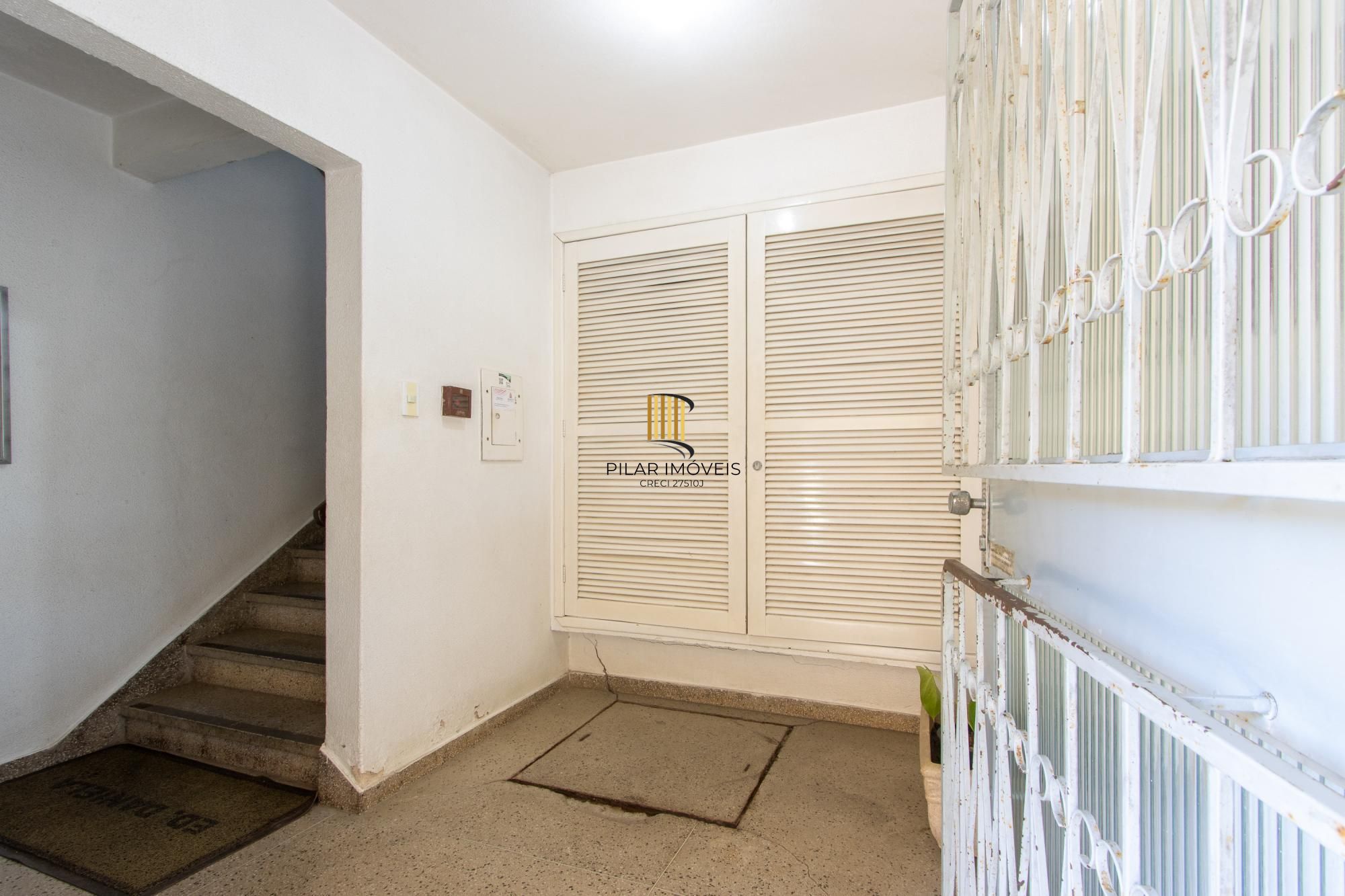 Apartamento com 88m², 2 dormitórios, 1 suíte, vaga coberta, no bairro Tristeza.