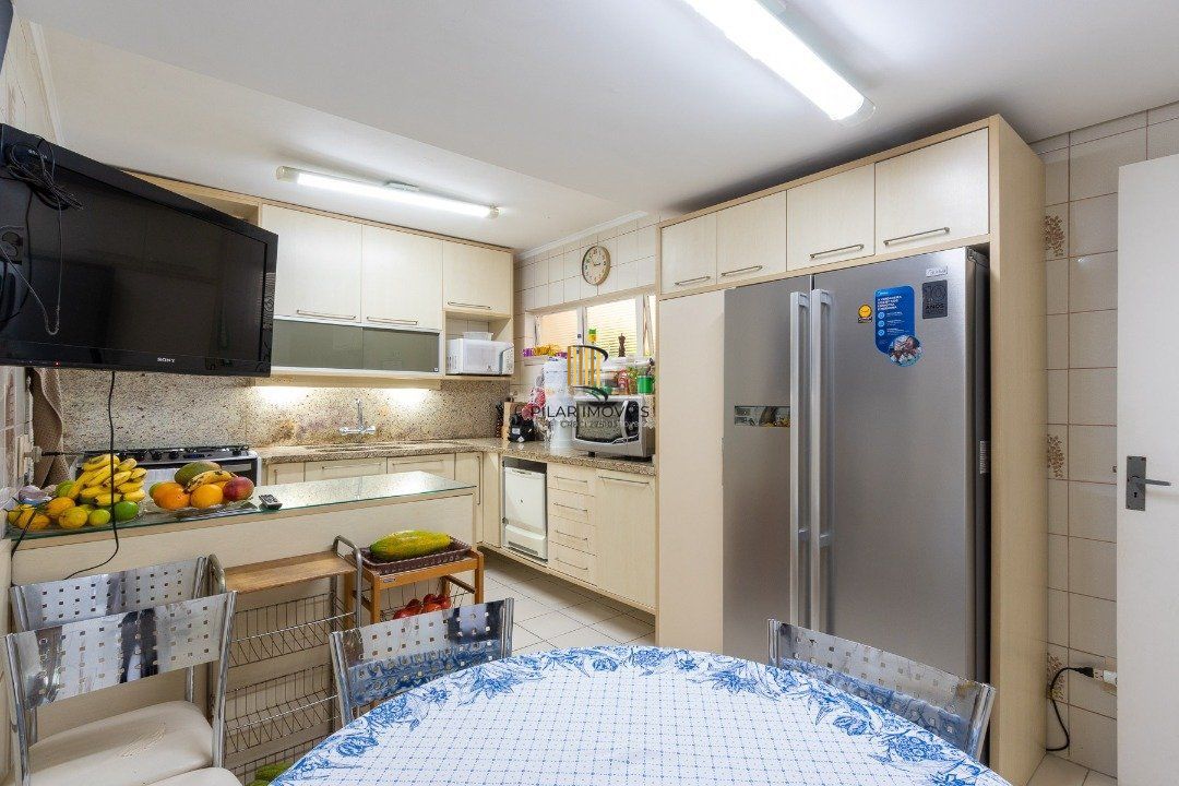 Casa Condominio para Venda - 300m², 4 dormitórios, sendo 2 suites, 2 vagas - Ipanema