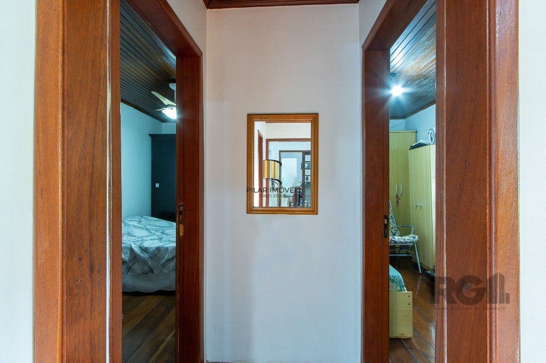 Casa 4 Dormitório(s) Bairro Nonoai