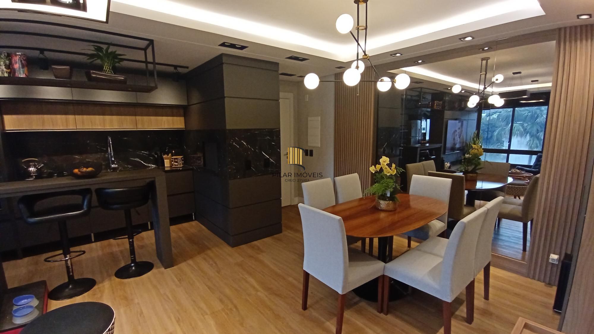 Apartamento com 3 dormitórios e 2 vagas, no bairro Ipanema