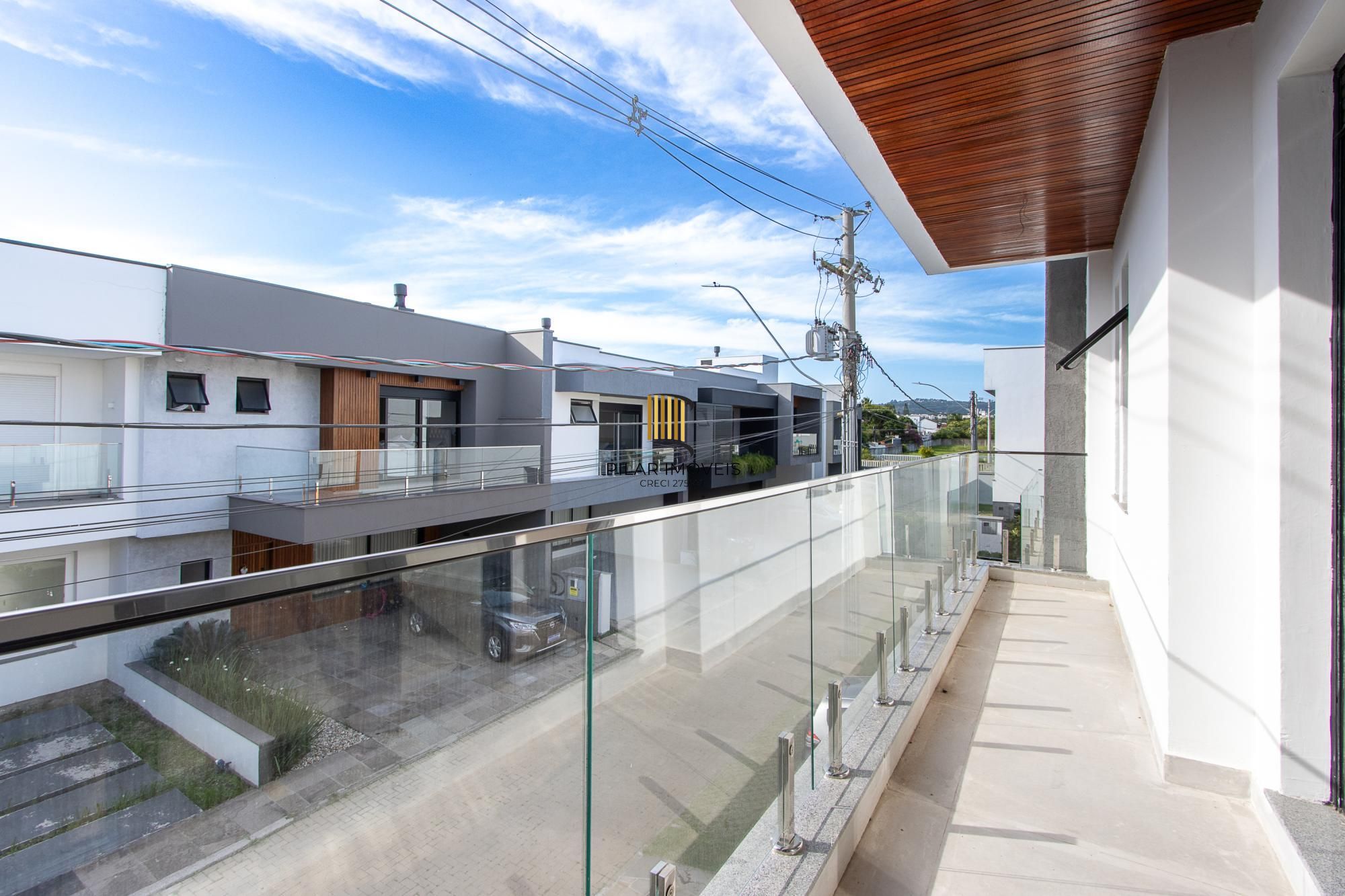 Casa de condomínio, 3 dormitórios, 3 suítes.