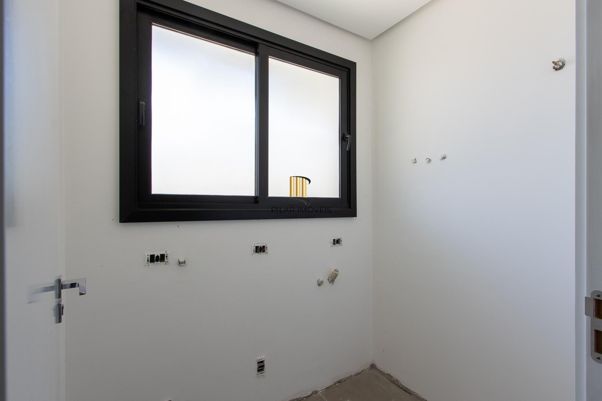 Casa em condomínio com conforto e exclusividade no bairro Tristeza