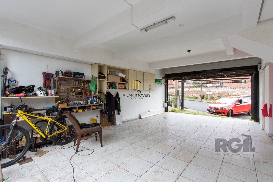 Casa 3 dormitórios no bairro Camaquã