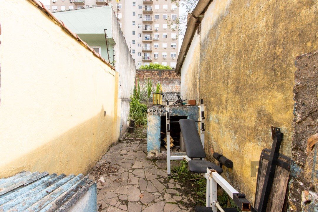 Casa 2 dormitórios no bairro Camaquã
