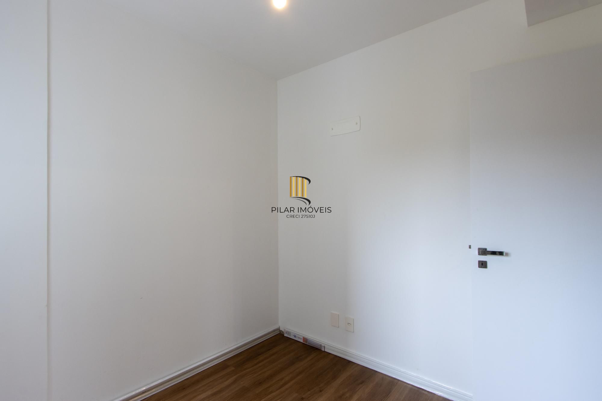 Apartamento à venda no bairro Teresópolis em Porto Alegre.