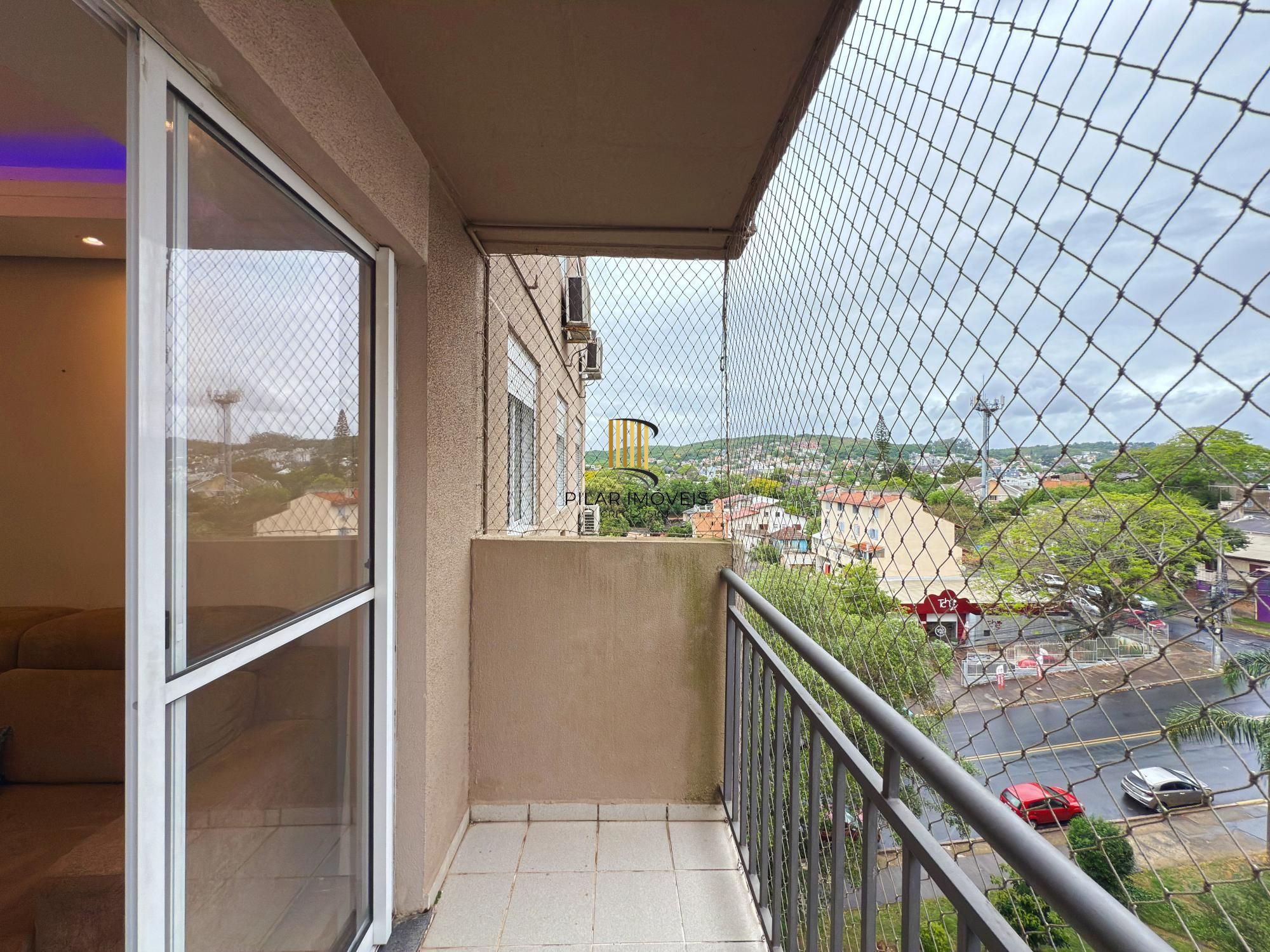 Apartamento de 3 dormitórios, 1 suíte e 2 vagas de garagem cobertas.