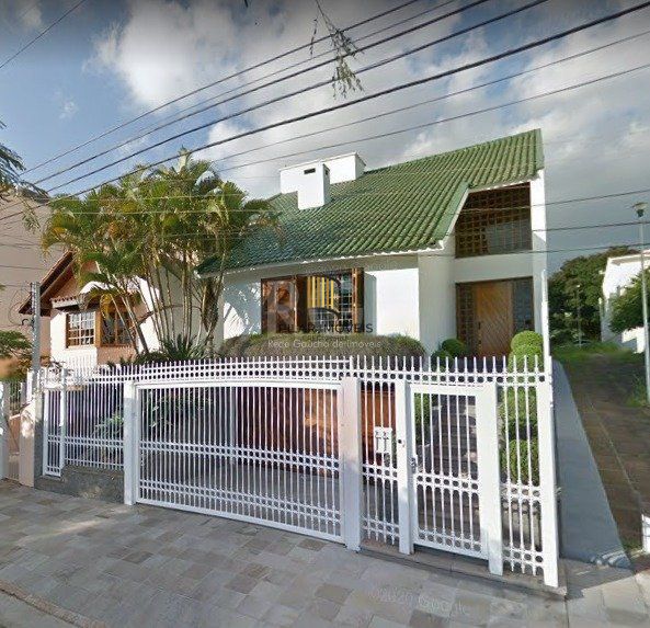 Casa para Venda - 380m², 3 dormitórios, sendo 1 suites, 5 vagas - Jardim Lindóia