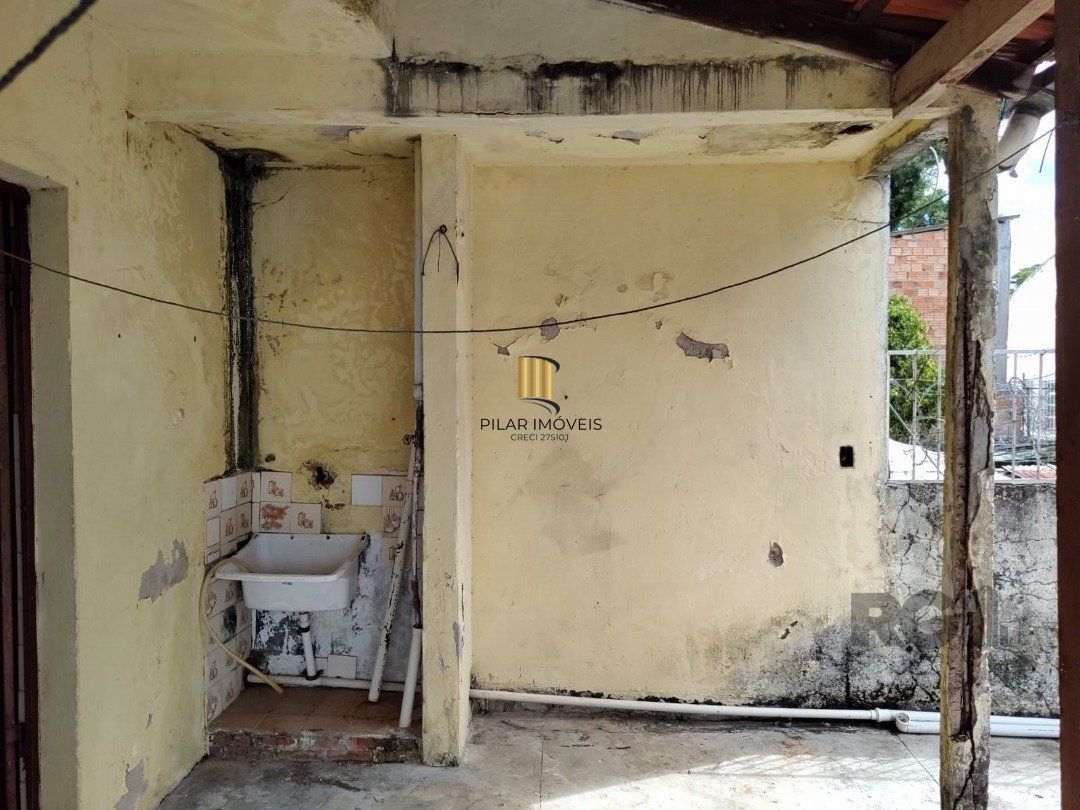 Casa para Venda - 247.37m², 4 dormitórios, 4 vagas - Partenon